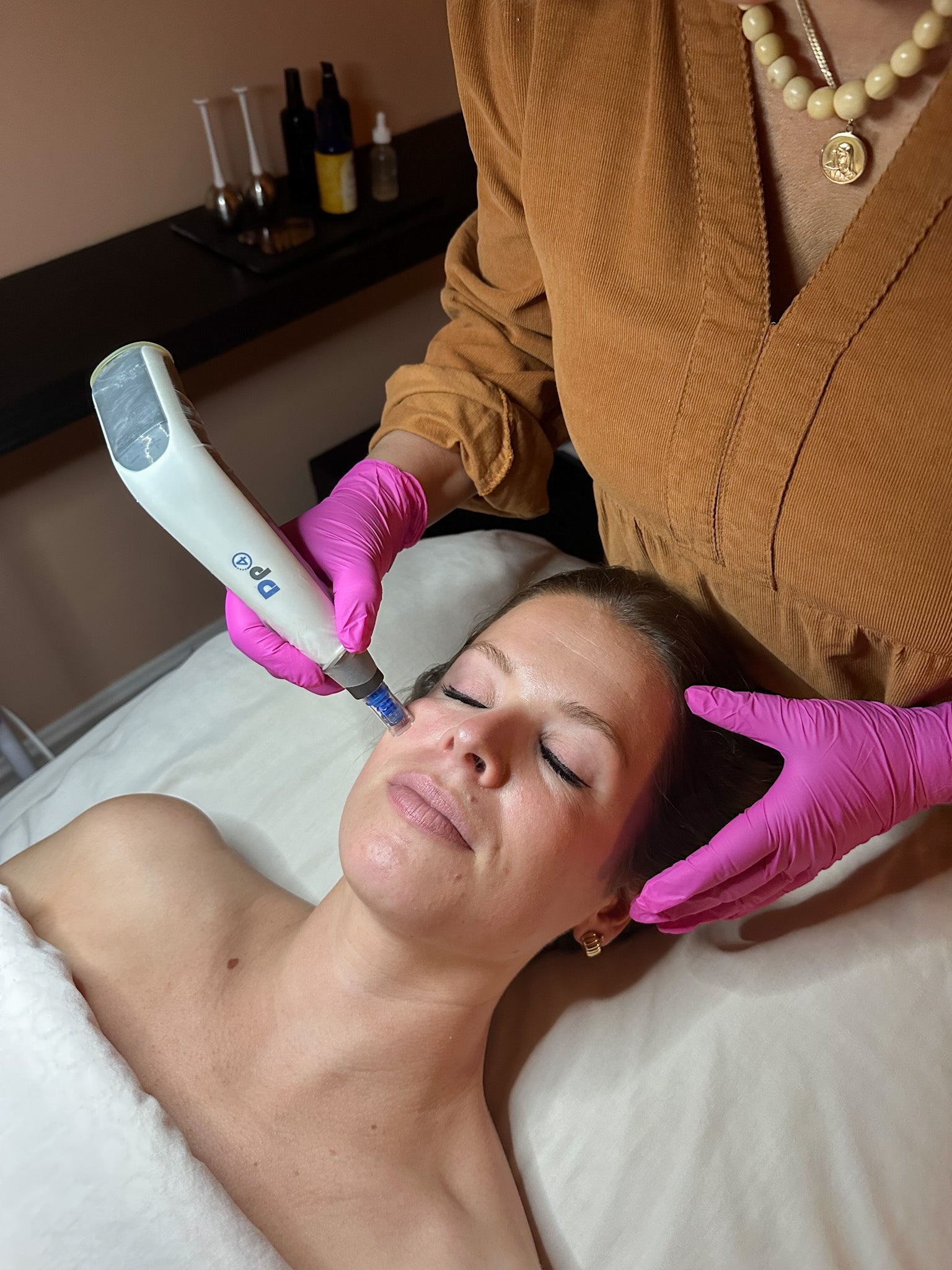 ORESTA clean beauty simplified - Microneedling + LED Light Therapy - ORESTA clean beauty simplified